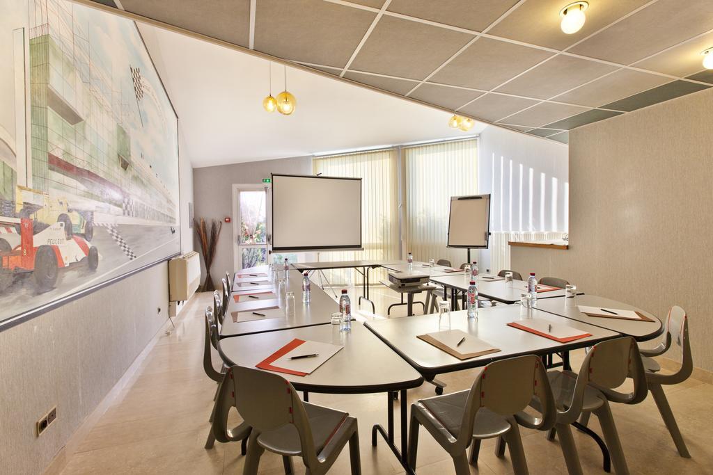 Cit'Hotel Du Circuit Magny-Cours Exterior foto
